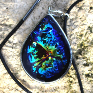 shungite pendant unique design by Oraphim